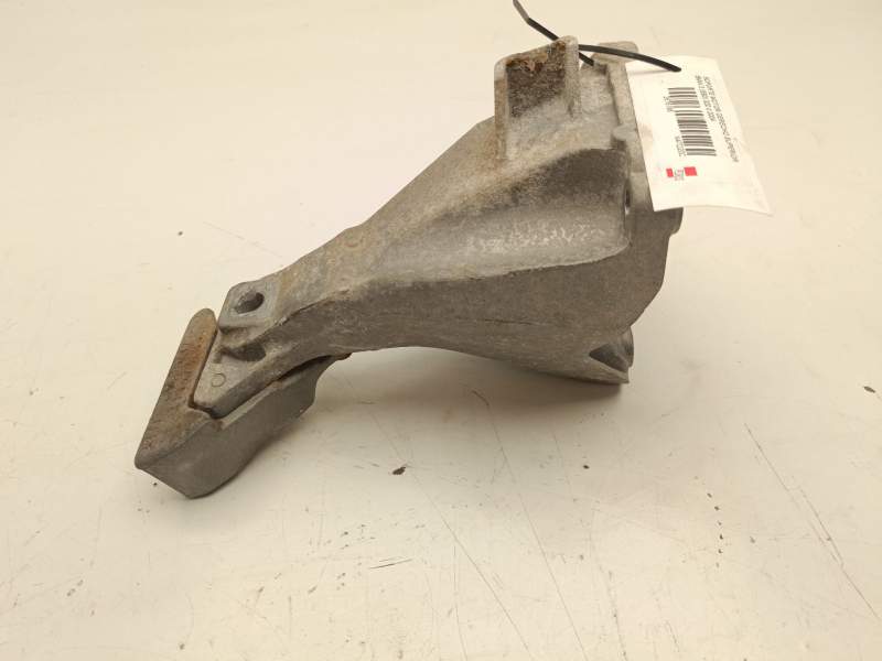 Recambio de soporte motor derecho superior para bmw 3 (e90) 320 d referencia OEM IAM 2211881916  
