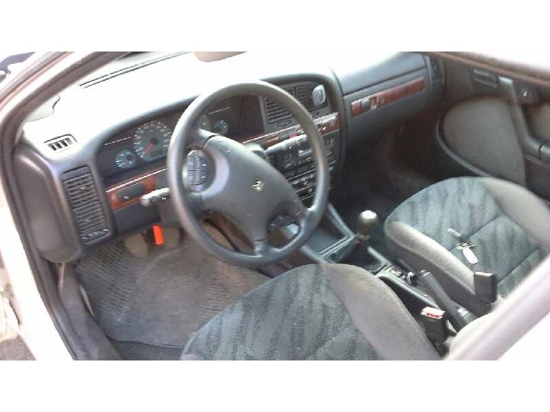 citroen xantia berlina del año 2000