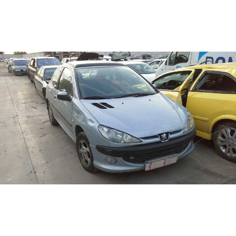 peugeot 206 berlina del año 2001