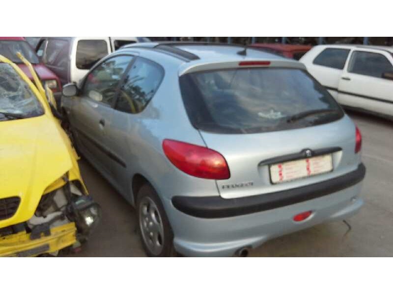 peugeot 206 berlina del año 2001