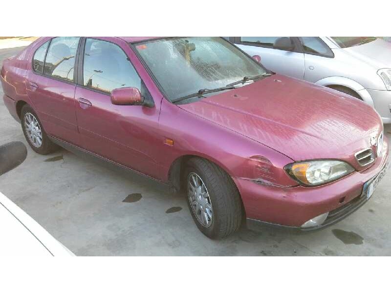 nissan primera berlina (p11) del año 2000