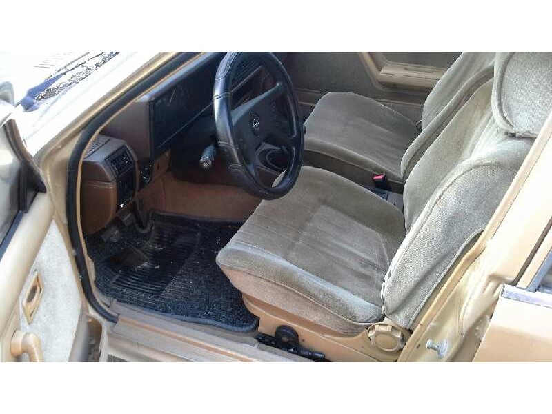 opel rekord e del año 1984