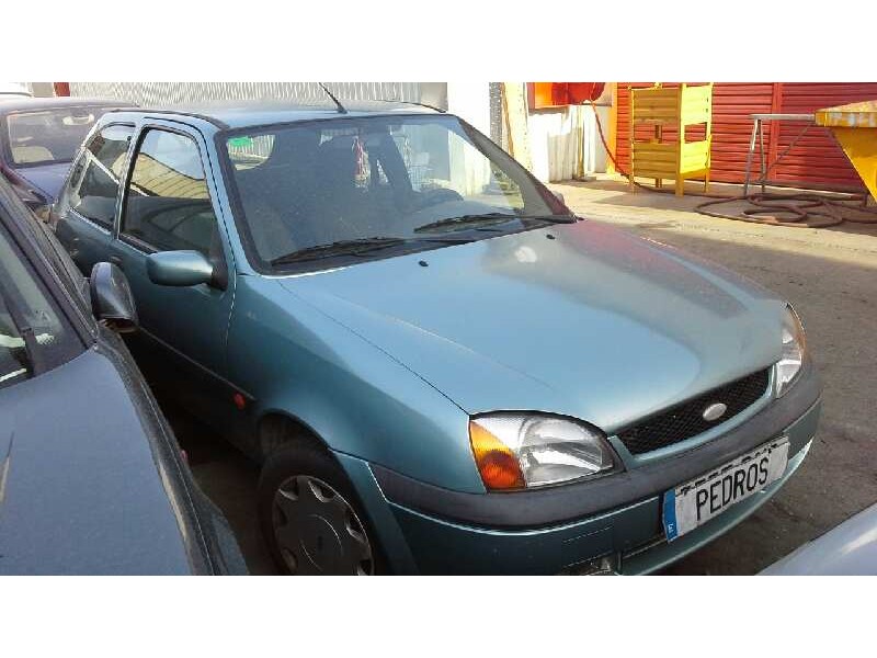 ford fiesta berlina (dx) del año 2001