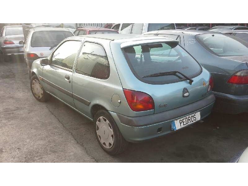 ford fiesta berlina (dx) del año 2001