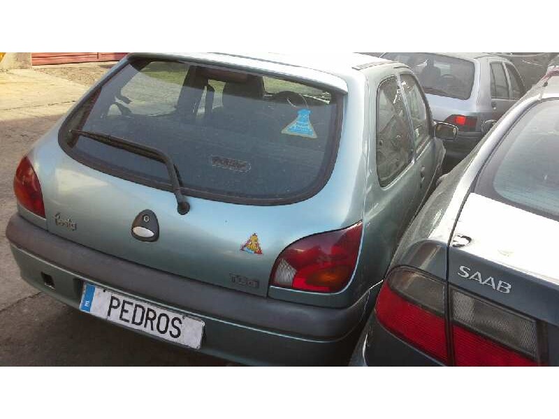ford fiesta berlina (dx) del año 2001
