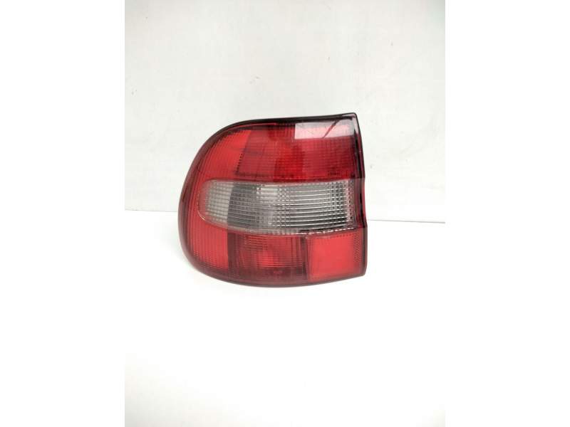 Recambio de piloto trasero izquierdo para volvo v40 familiar t4 referencia OEM IAM 30863903 29170102 