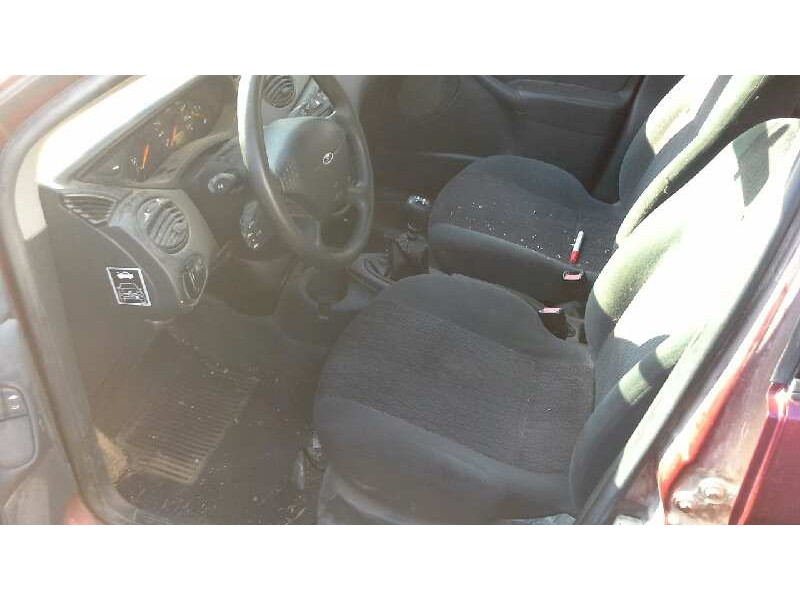 ford focus berlina (cak) del año 1999