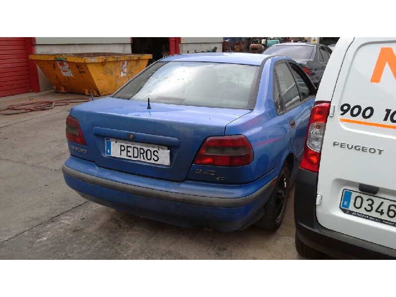 volvo s40 berlina del año 1999