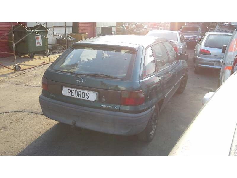 opel astra f berlina del año 1997
