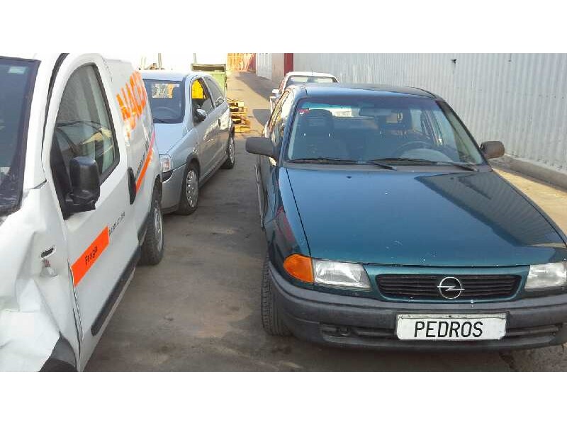 opel astra f berlina del año 1997