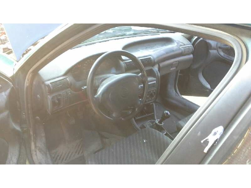 opel astra f berlina del año 1997