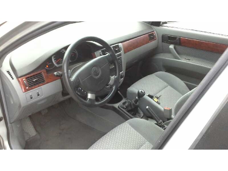 daewoo nubira berlina del año 2003