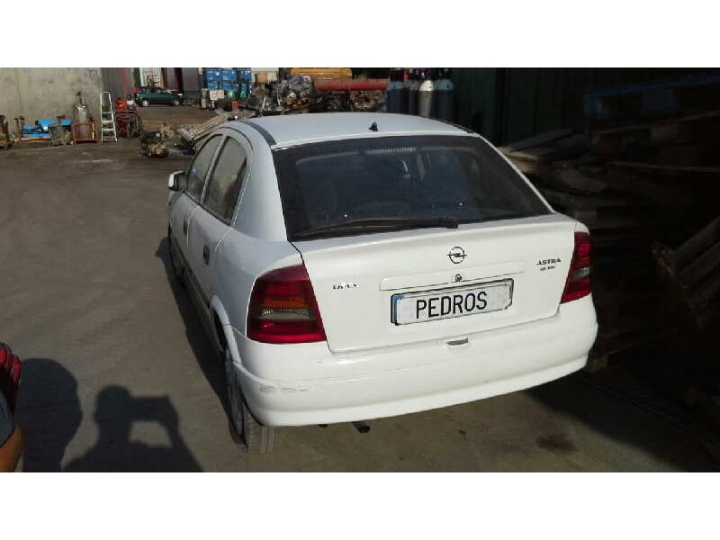 opel astra g berlina del año 2001