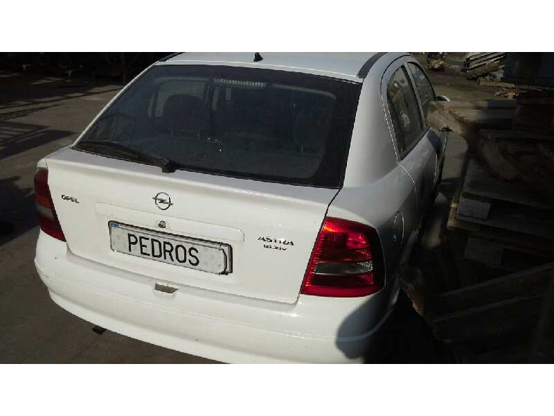 opel astra g berlina del año 2001