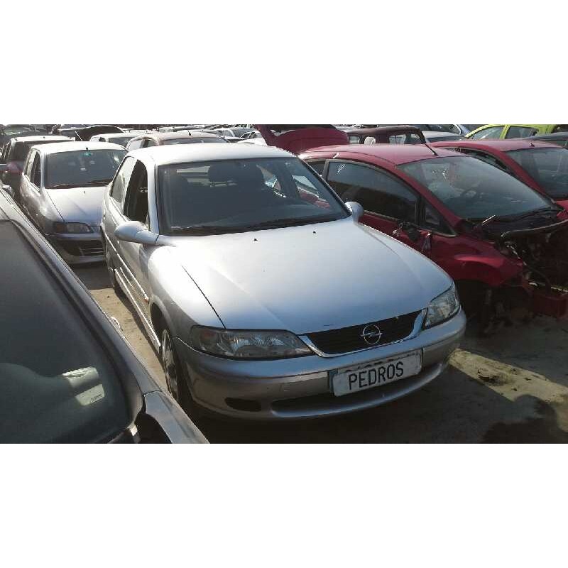 opel vectra b berlina del año 2001