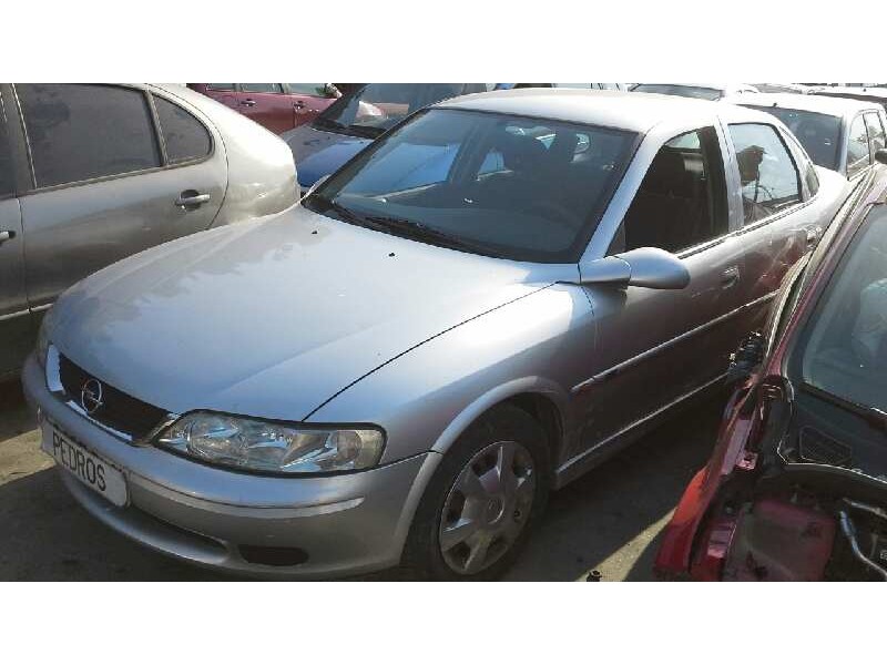 opel vectra b berlina del año 2001