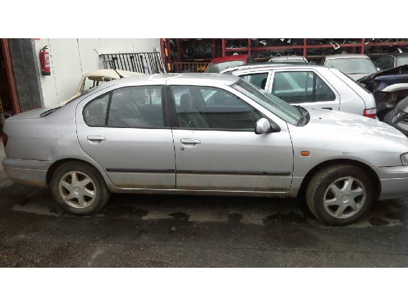 nissan primera berlina (p11) del año 1999
