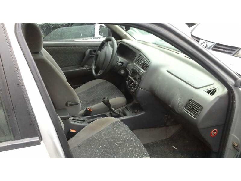 nissan primera berlina (p11) del año 1999