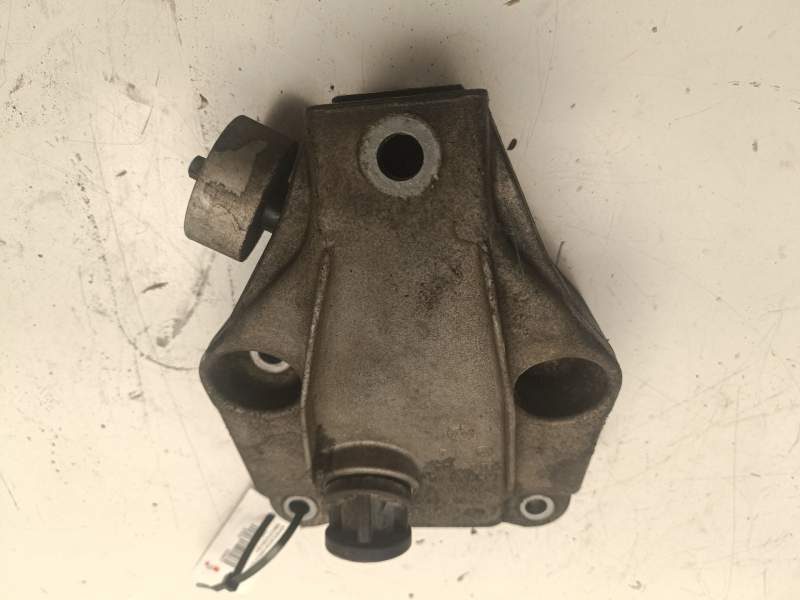 Recambio de soporte motor derecho superior para bmw 5 (f10) 520 d referencia OEM IAM 22116777623  