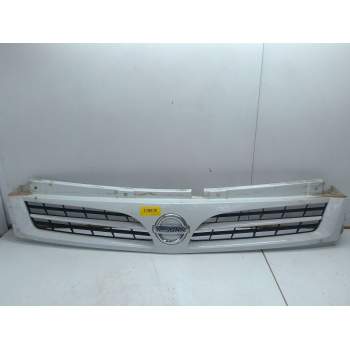 Recambio de rejilla delantera para nissan interstar furgoneta (x70) dci 100 referencia OEM IAM 8200233587  