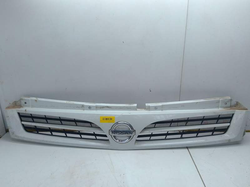 Recambio de rejilla delantera para nissan interstar furgoneta (x70) dci 100 referencia OEM IAM 8200233587  