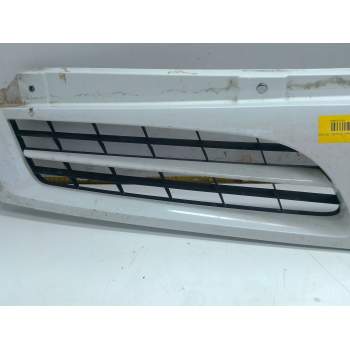 Recambio de rejilla delantera para nissan interstar furgoneta (x70) dci 100 referencia OEM IAM 8200233587  