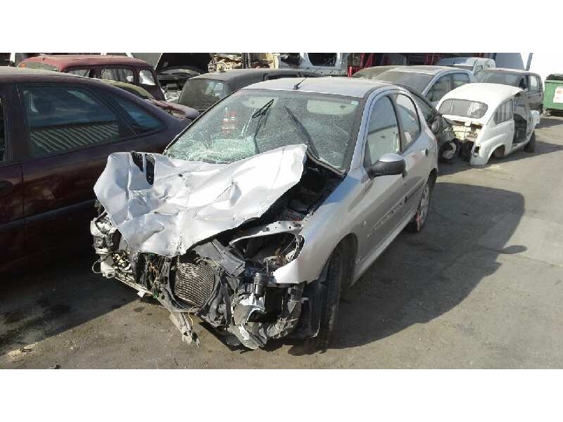 peugeot 206 berlina del año 2000