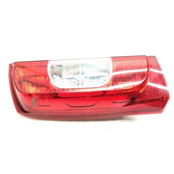 PILOTO TRASERO IZQUIERDO 121511238 13201F 01353206080E