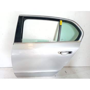 Recambio de puerta trasera izquierda para skoda superb ii (3t4) 1.8 tsi 4x4 referencia OEM IAM 3T5833311  