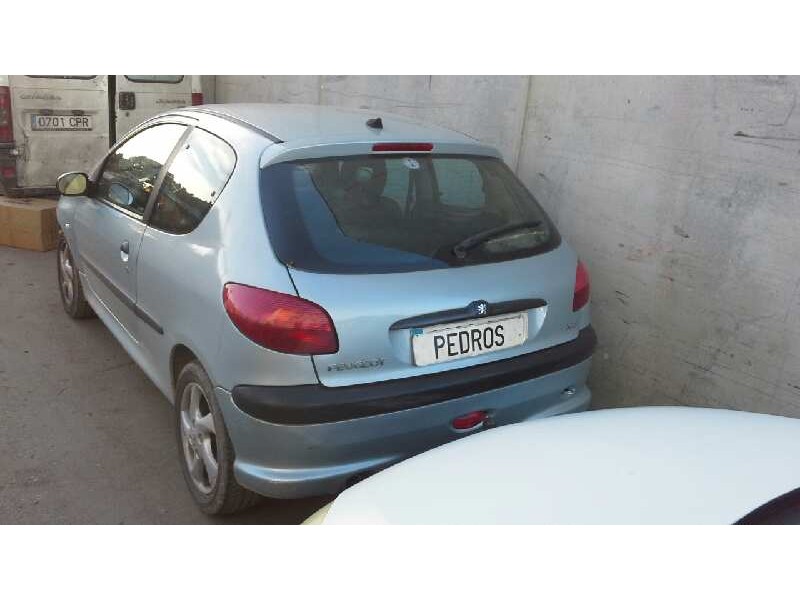 peugeot 206 berlina del año 2002