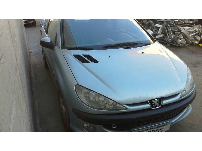 peugeot 206 berlina del año 2002