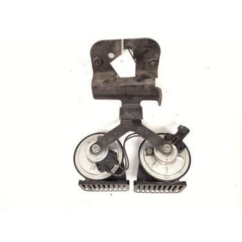 Recambio de claxon para land rover evoque 2.0 td4 cat referencia OEM IAM BJ3213A803AD  