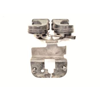 Recambio de claxon para land rover evoque 2.0 td4 cat referencia OEM IAM BJ3213A803AD  