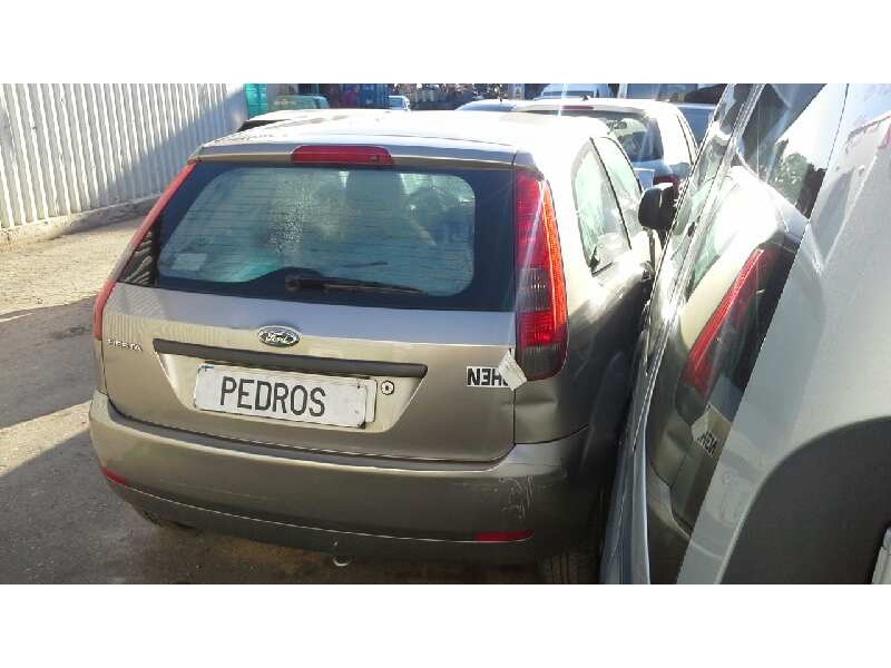 ford fiesta (cbk) del año 2004