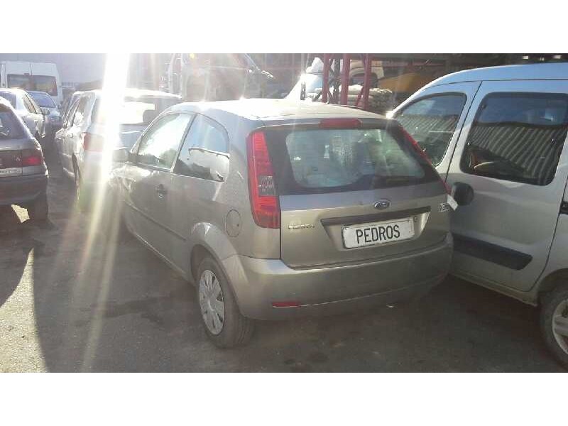 ford fiesta (cbk) del año 2004