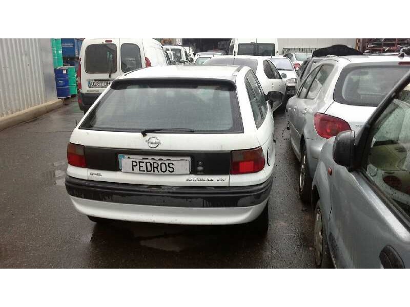 opel astra f berlina del año 1996