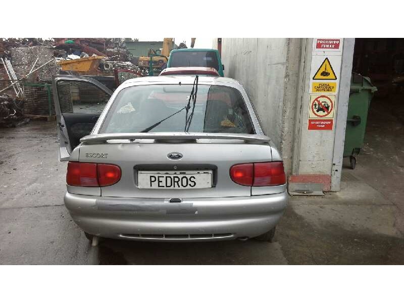 ford escort berlina/turnier del año 1998