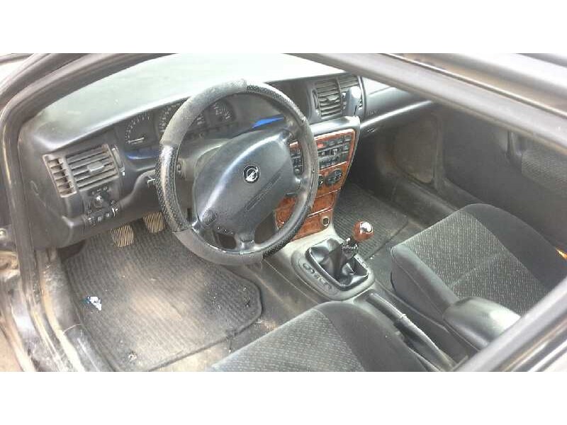 opel vectra b berlina del año 1998
