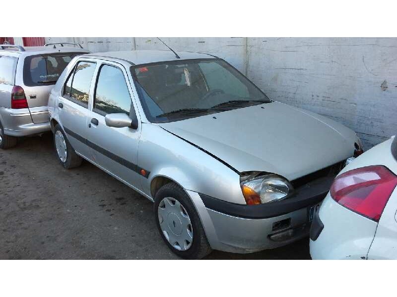 ford fiesta berlina (dx) del año 2002