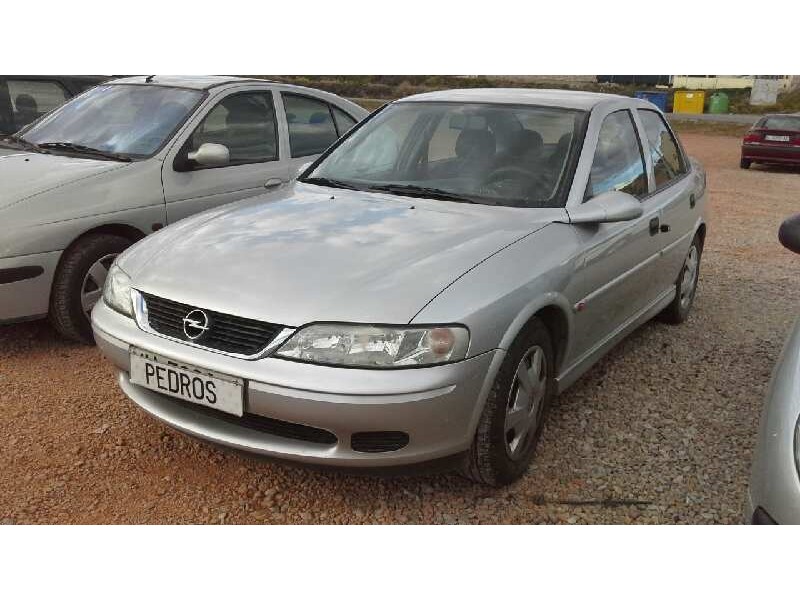 opel vectra b berlina del año 1999