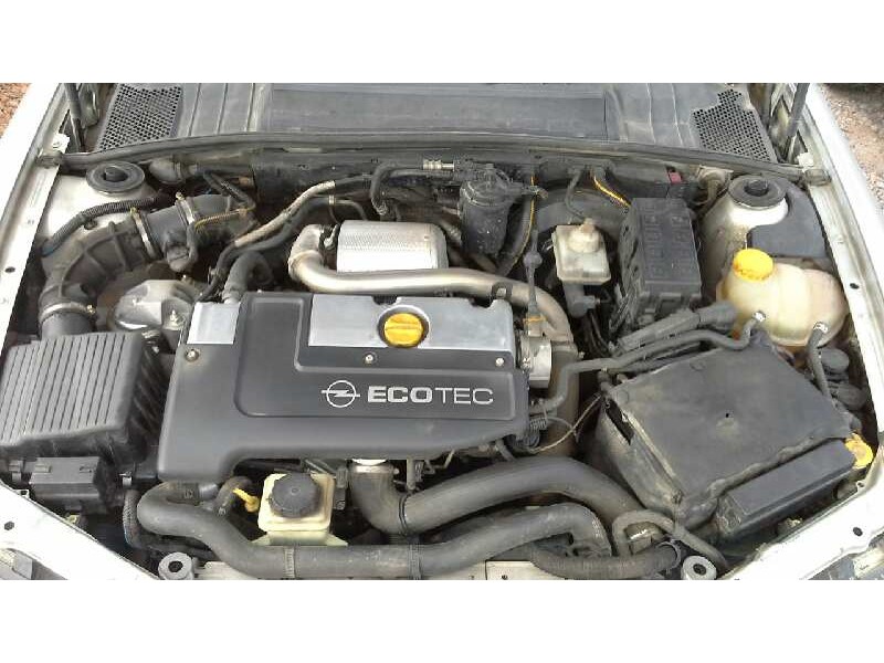 opel vectra b berlina del año 1999