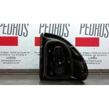Recambio de piloto trasero izquierdo para renault laguna (b56) referencia OEM IAM 7700420122 VALEO 2333 