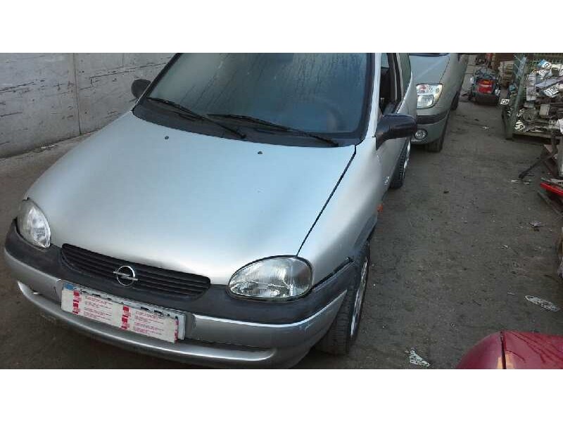 opel corsa b del año 2000