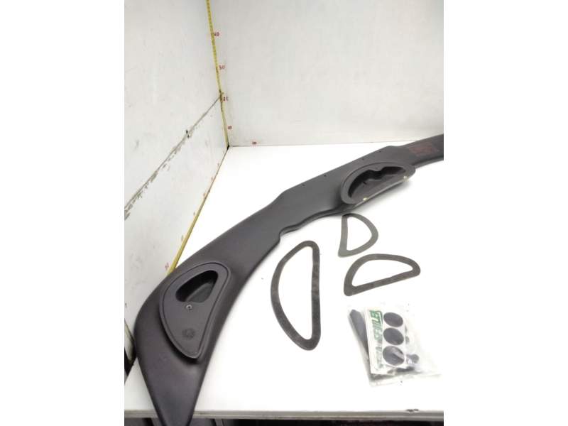 Recambio de aleron trasero para » otros... referencia OEM IAM AUTO-SPOILER F-306 UNIVERSAL 136 CM LARGO