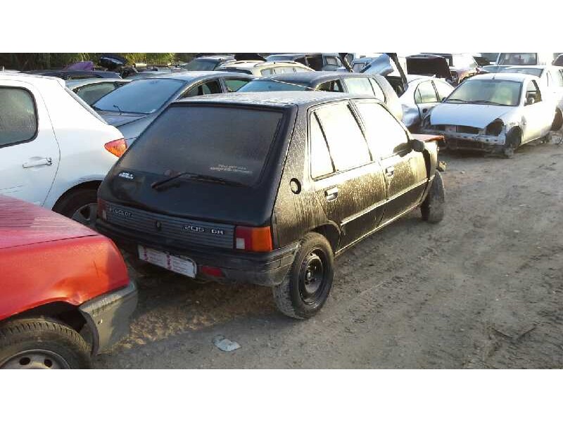 peugeot 205 berlina del año 1989