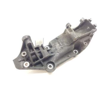 Recambio de soporte alternador para renault trafic caja cerrada dci cat referencia OEM IAM 8200881264  