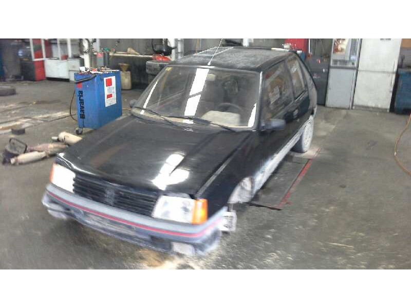 peugeot 205 berlina del año 1987