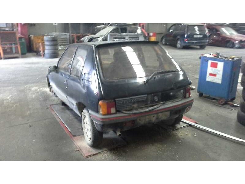 peugeot 205 berlina del año 1987