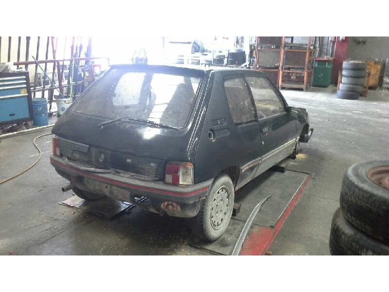 peugeot 205 berlina del año 1987