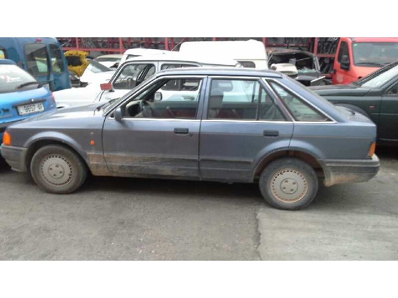 ford escort berlina del año 1988